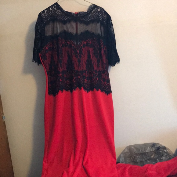 Evening dress - Picture 2 of 3